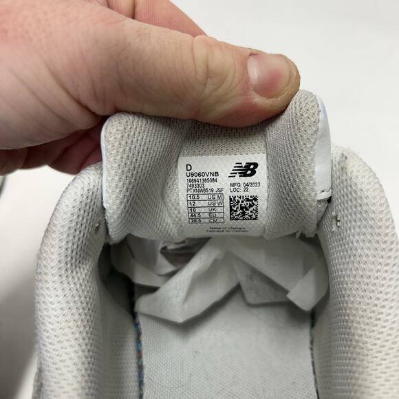 Athletic_Shoes
